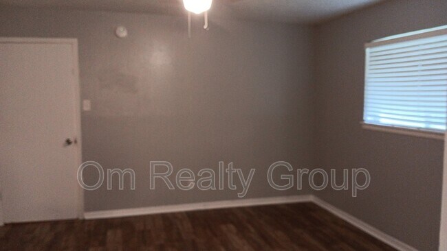Photo - 7107 Briarfield Dr
