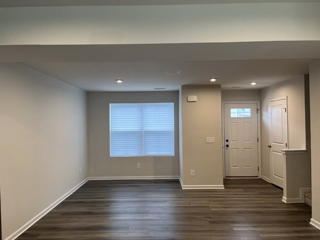 Photo - 1607 Mountain Ash Ln