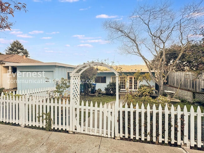 Photo - 537 Madison St