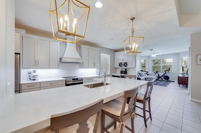 Photo - ANNUAL RENTAL - 3 BED + DEN / 2 BATH HOME ...