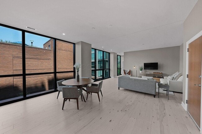 Photo - 250 W Spring St Unit 413