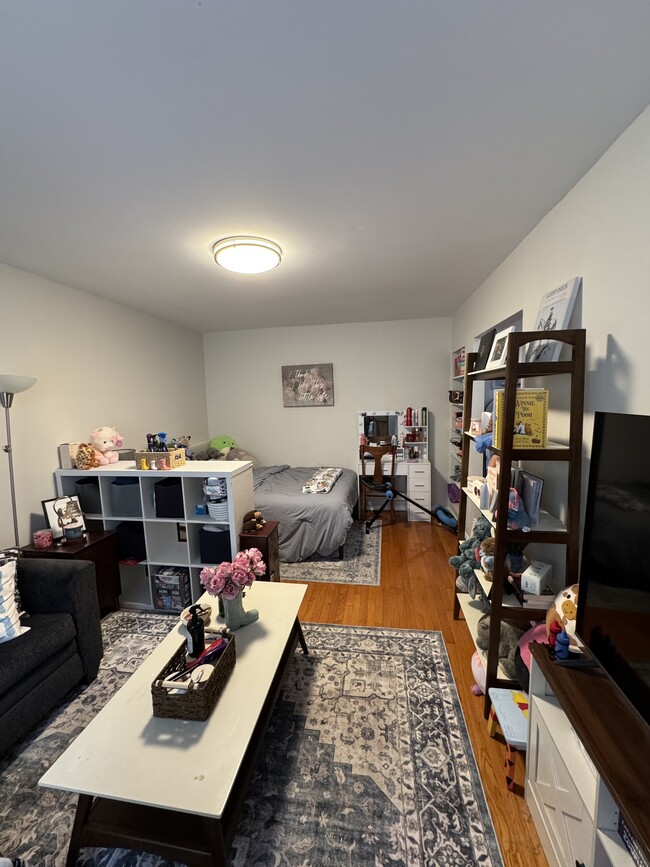Building Photo - 155 Union Ave Unit 102