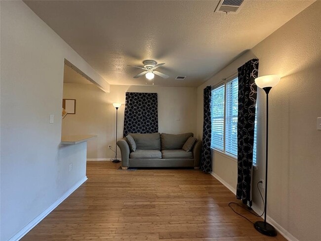 Photo - 508 Montopolis Dr