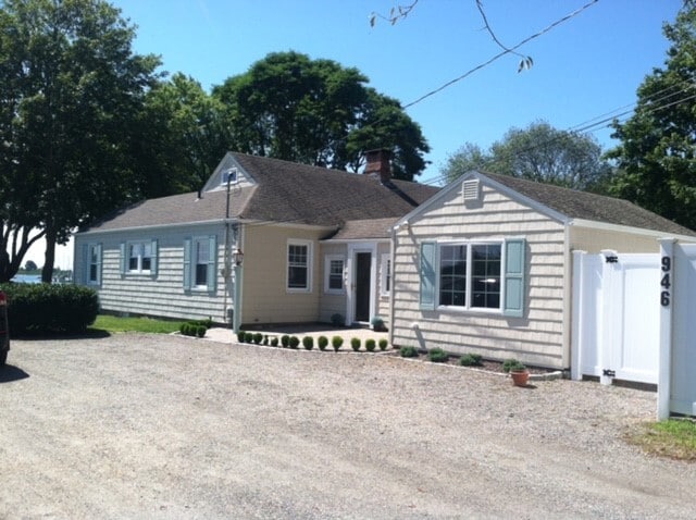 Building Photo - 946 Shennecossett Rd