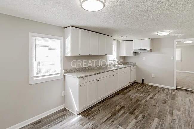 Photo - 2824 22nd St