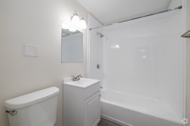 1 habitación, 1 baño - 700 pies cuadrados - Cocina - Towne House Apartments