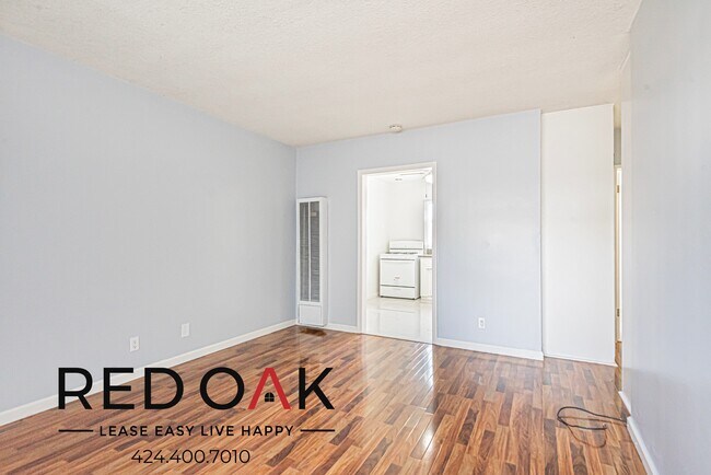 Photo - Charming Studio with Beautiful Floors, Inc... Unidad 18