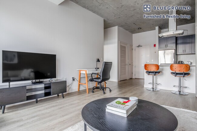 Photo - 450 W Belmont Ave Unidad FL4-ID986