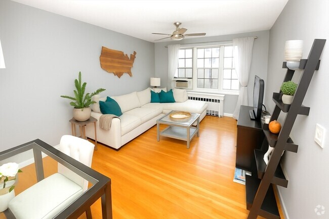 Building Photo - 341 Tappan St Unit 6 Rental