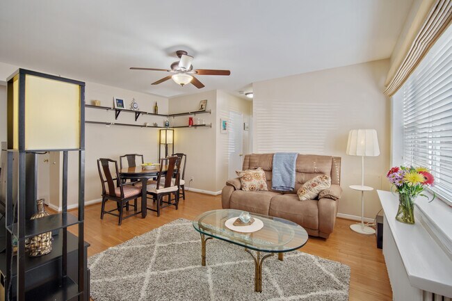 Photo - 4803 Wellington Dr Unit 4