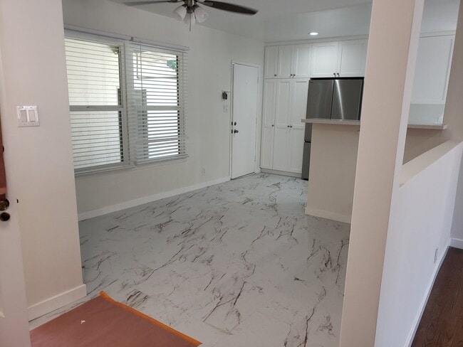 Photo - 302 N Ventura St