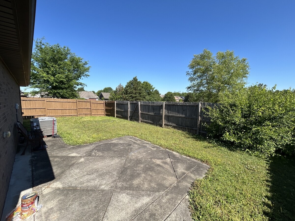 Photo - 985 Culverson Ct