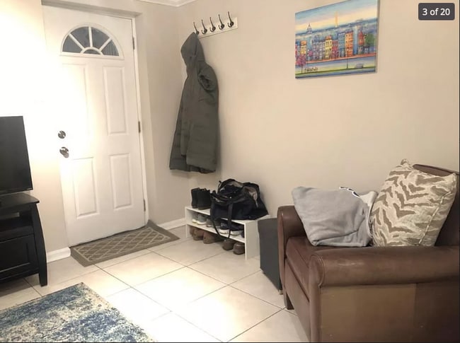 Photo - 902 I St SE Unit B