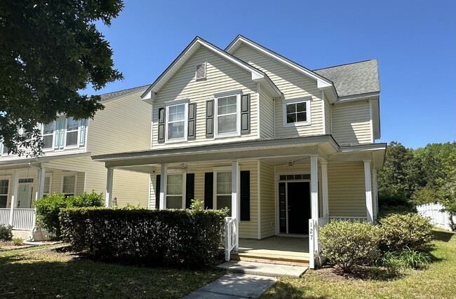 Bluffton Park Home Across from the Park wi... - Bluffton Park Home Across from the Park wi...