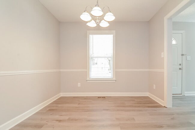 Photo - 805 Wallridge Dr