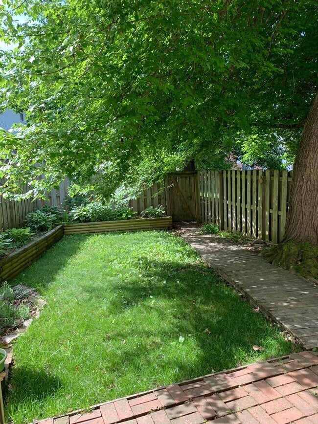 Photo - 338 Loudon Rd