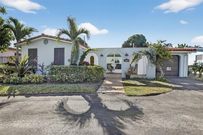 Building Photo - 7920 Alhambra Blvd