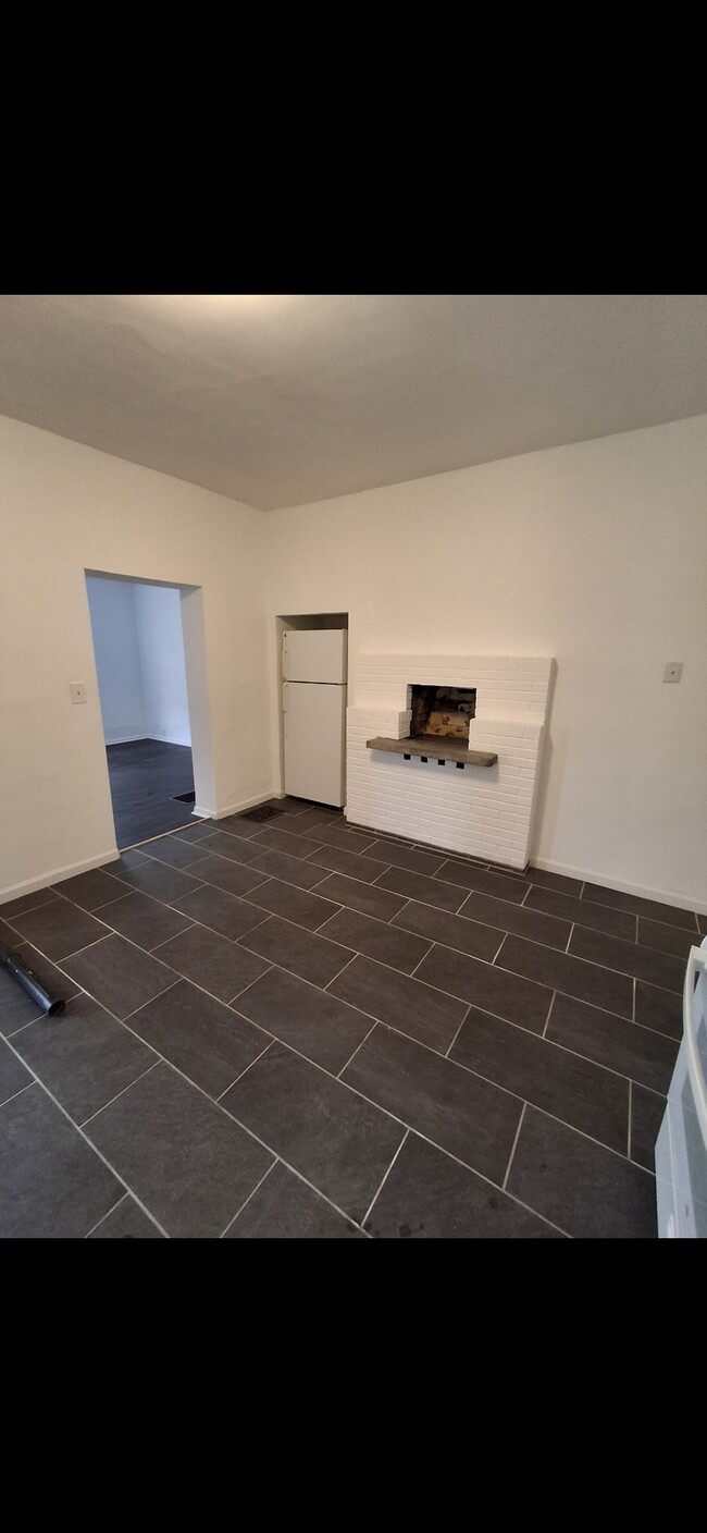 Photo - 44 Portsmouth Pl NE Unidad 2 Bedroom 1 Bath