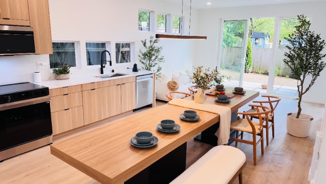 Building Photo - 11330 12th Ave NE