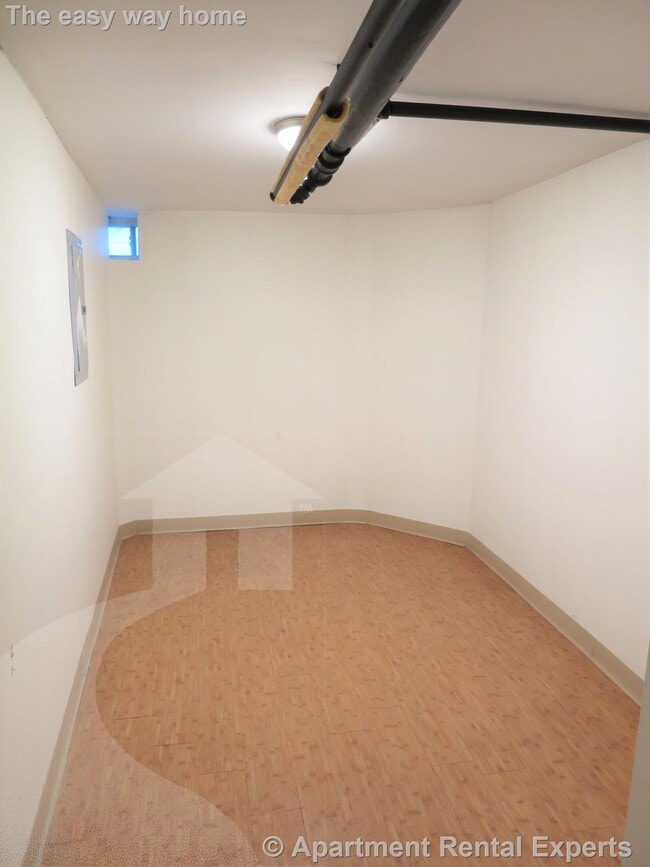 Photo - 17a Putnam Ave