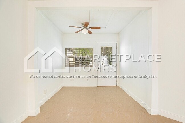 Photo - 3135 Phlox Dr