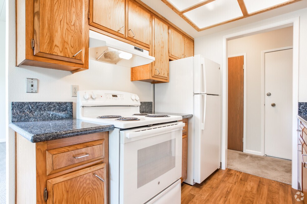 1BR, 1BA - 1A Downstairs - 728 SF