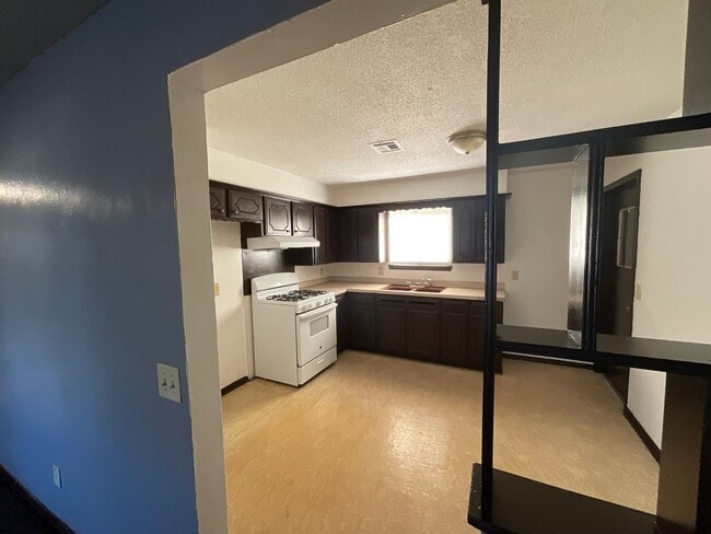 Photo - 3 bed, 1 bath, 1 car garage