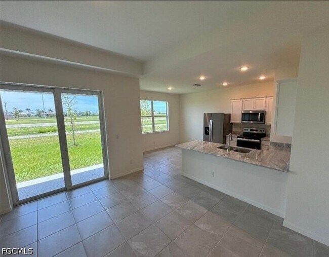 Photo - 408 NW 31st Pl