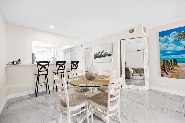 Photo - 400 SE 10th St Unidad 105