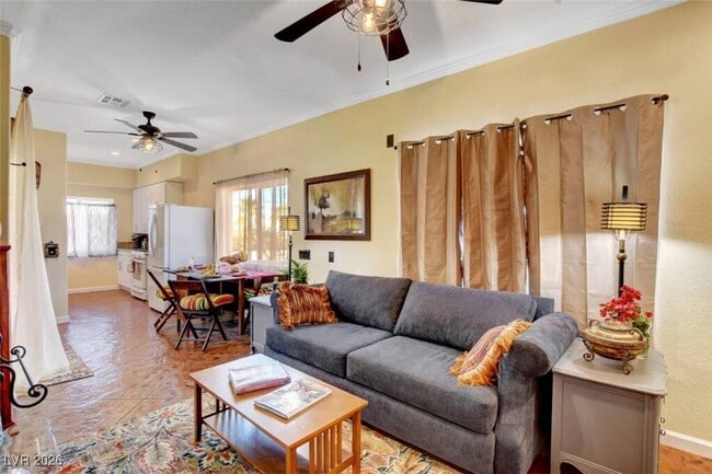 Photo - 481 Benedict Dr