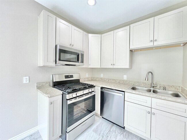 Photo - 5602 Hirondel