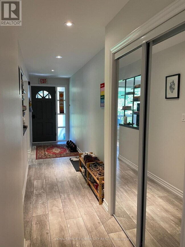 Photo - 62 Edmonton Rd