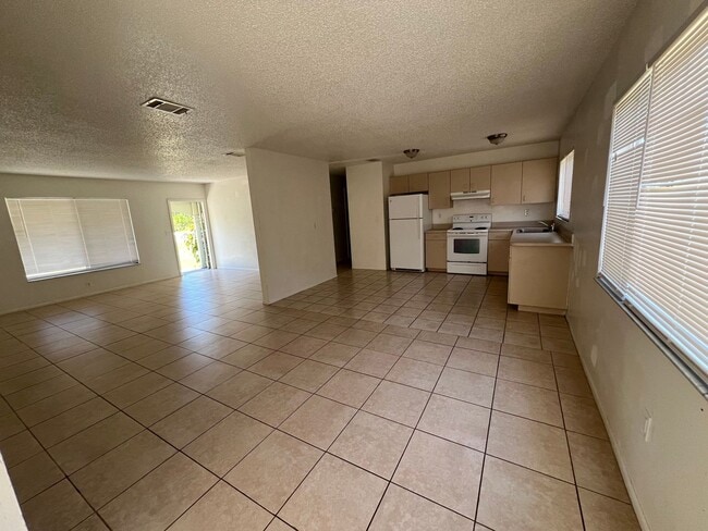 Photo - AVAIL 10/15 -- $1,295 ** Annual ** 3 Bed /...