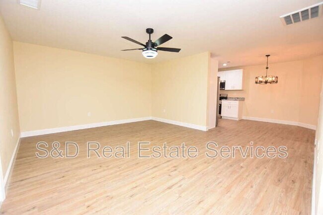 Photo - 1111 Mercury Dr E Unit D