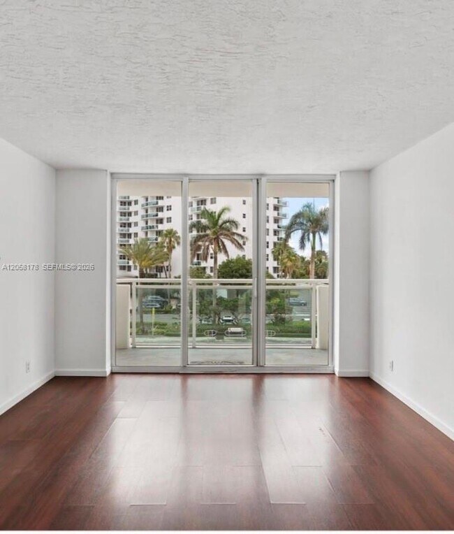 Building Photo - 3000 S Ocean Dr Unit 206