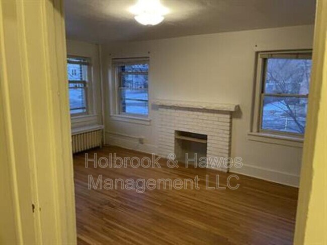 Photo - 200 E Laurel St