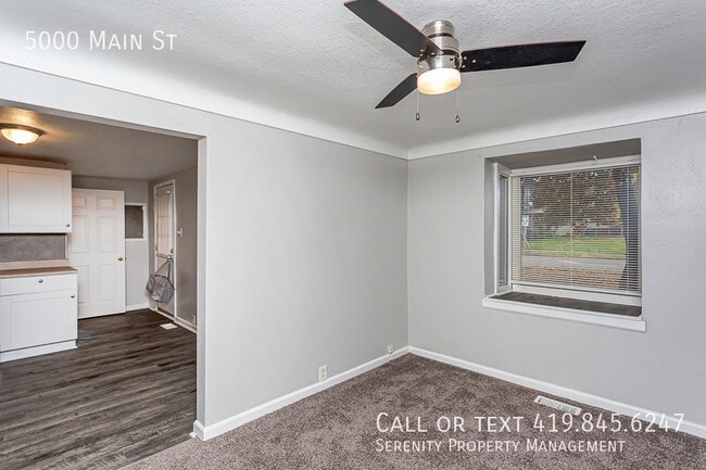 Photo - 5000 Main St