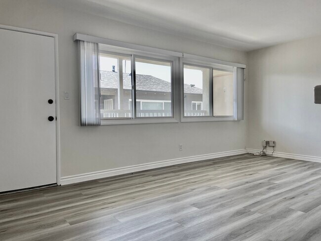 Living Room - 1236 Manhattan Beach Blvd Unit Apt A