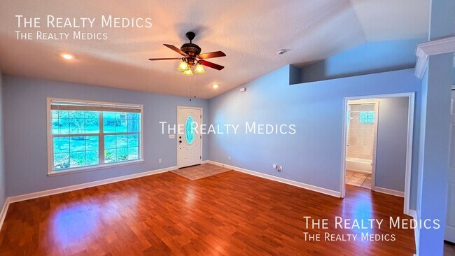 Photo - 1106 Helen Dr