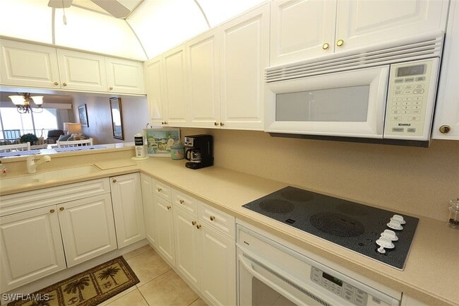 Photo - 26000 Hickory Blvd Unit 804