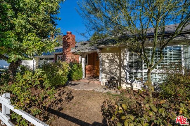 Photo - 13843 Milbank St