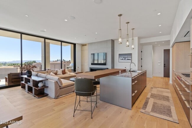 Photo - 5000 N Camelback Rdg Dr Unidad 302