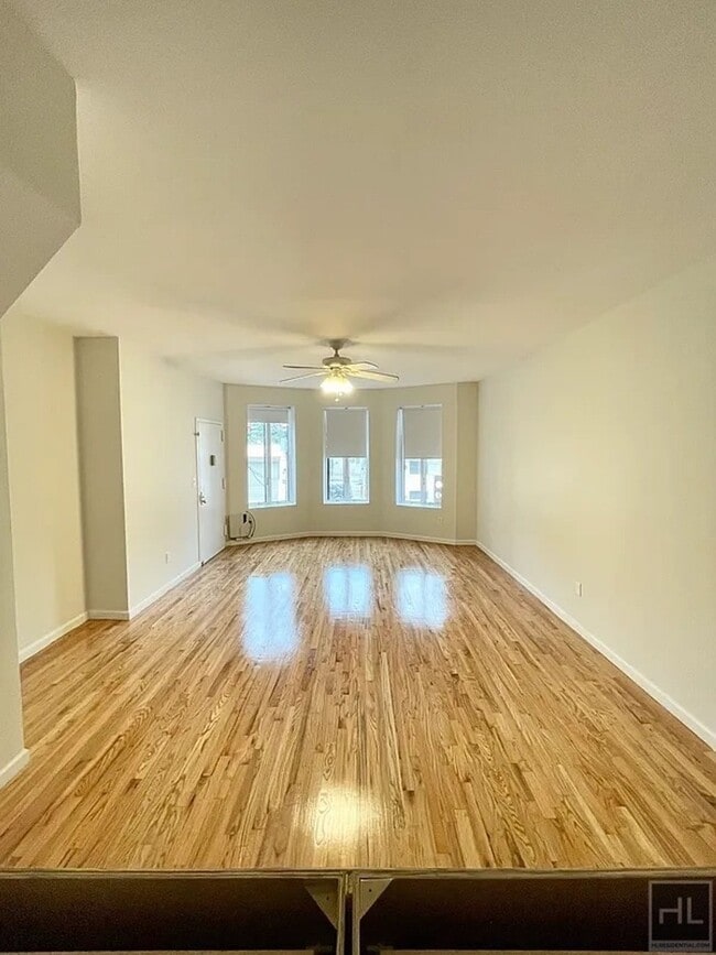 Photo - 31-26 12 STREET Unidad 2