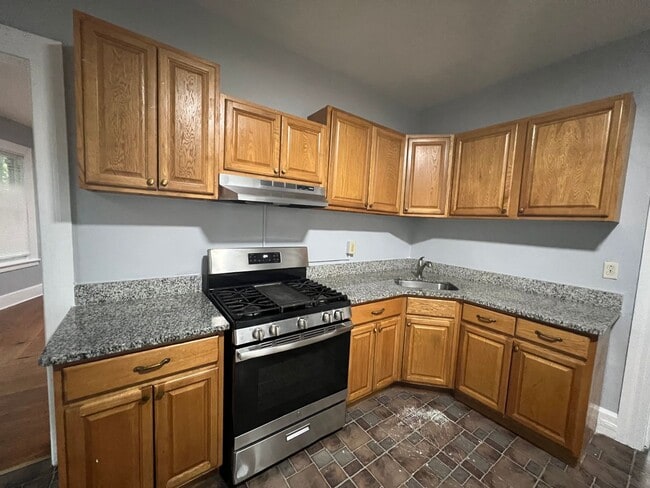 74 Irving St Unit 1st Fl