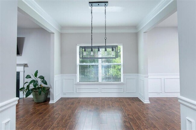 310 Sugarberry Ln