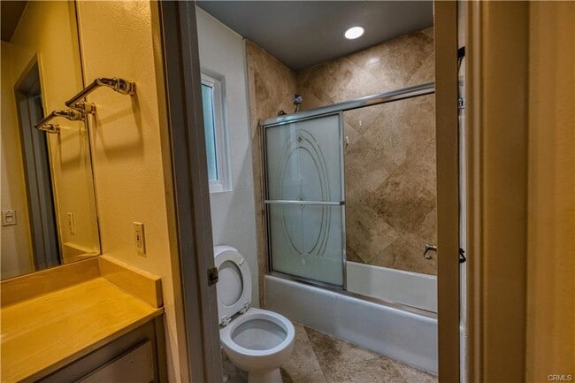 Photo - 3018 Oakwood Ln