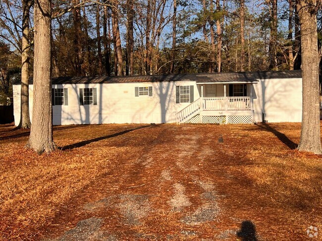 Building Photo - Newly Renovated Single Wide Mobile Home.  ...