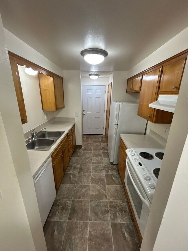 Photo - 637 Glen Creek Rd NW