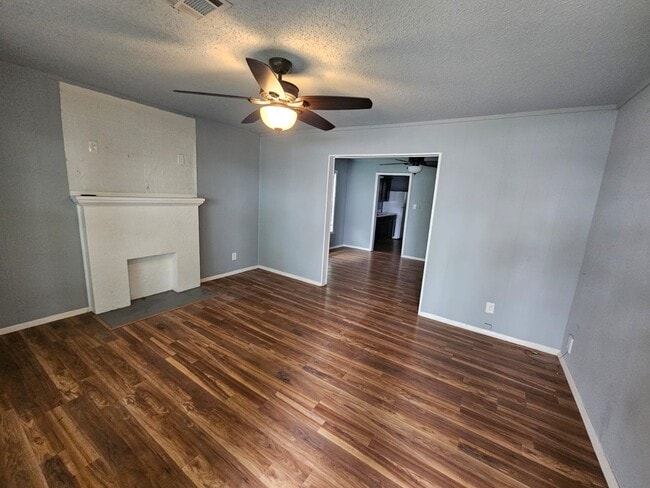 Building Photo - 209 NW Arlington Ave