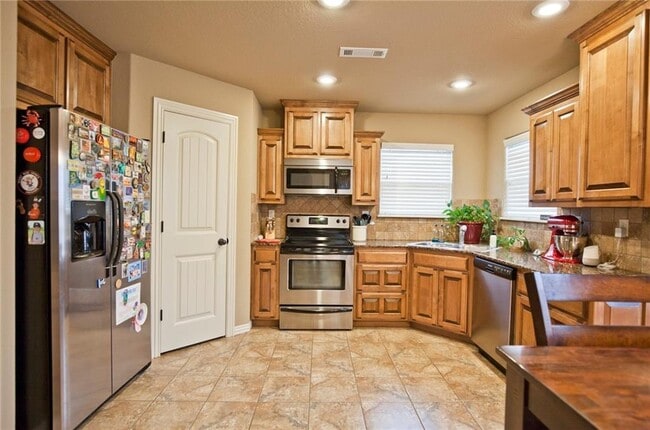 Photo - 1804 SW Sequoia St